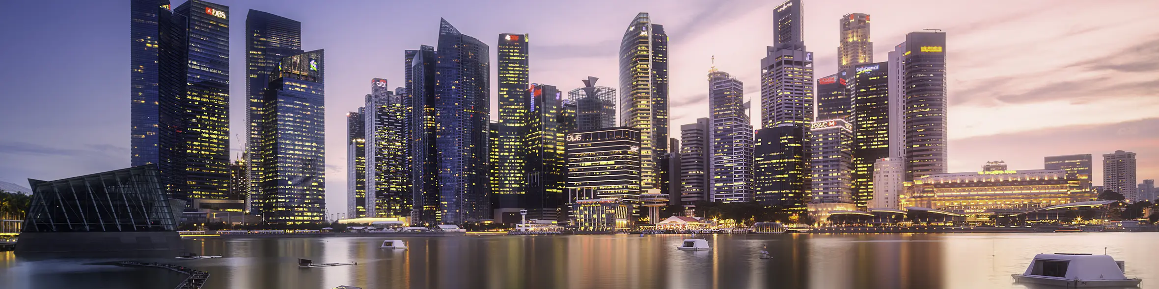 A famous cityscape or landscape of Singapore featuring iconic elements of Singapore's natural beauty or architectural landmarks.