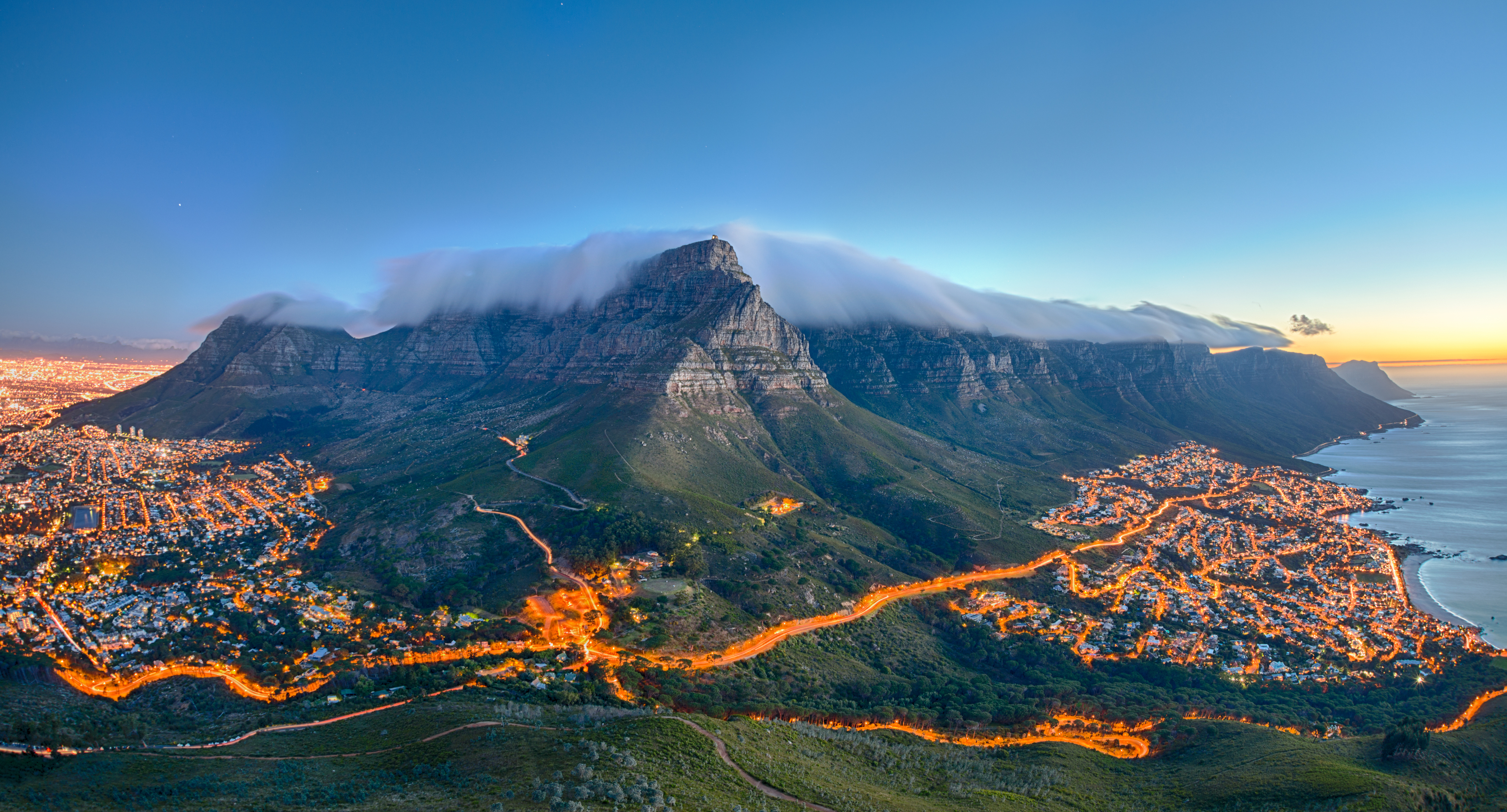 A famous cityscape or landscape of South Africa featuring iconic elements of South Africa's natural beauty or architectural landmarks.