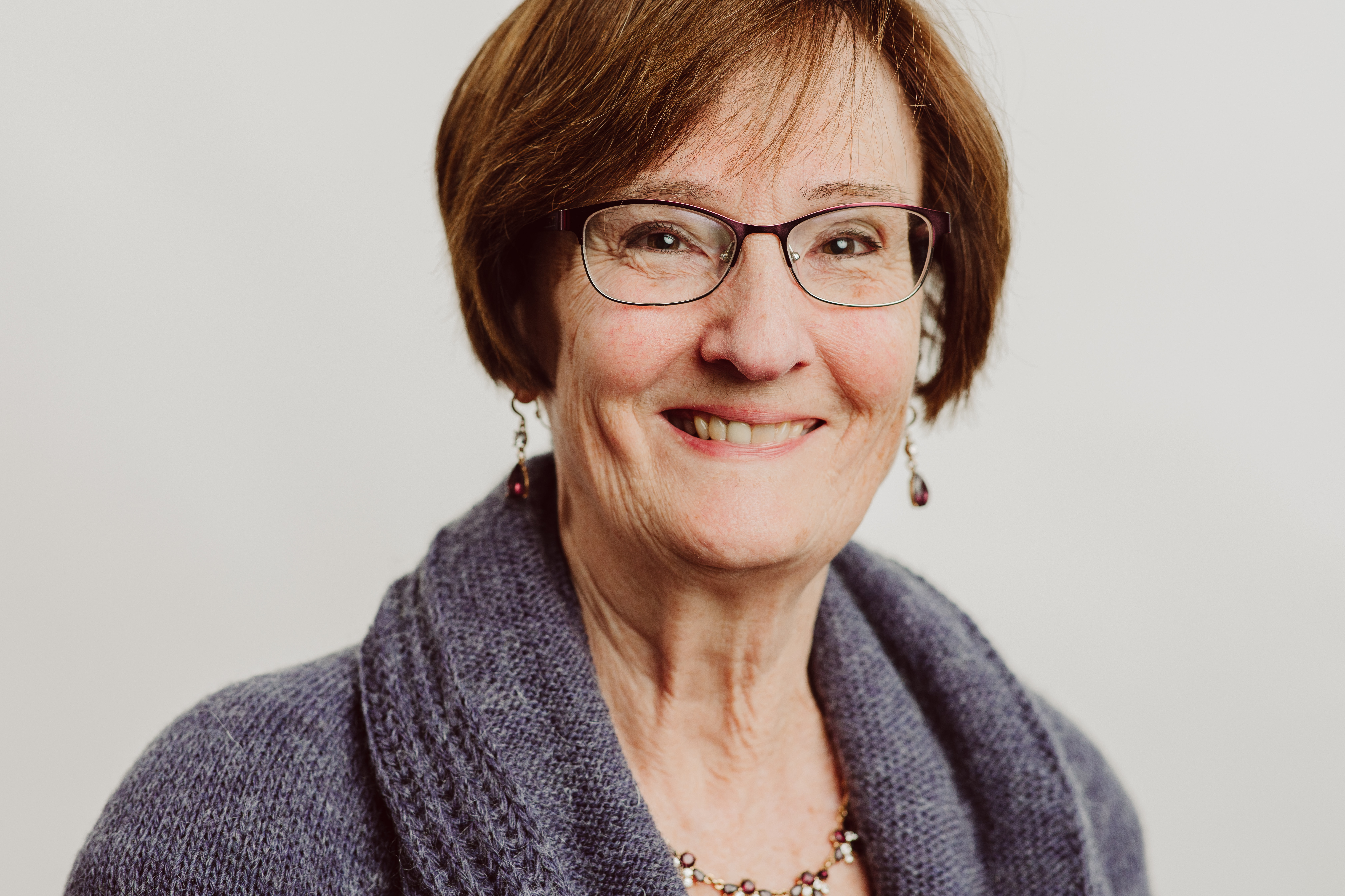 Headshot of Dr Kaye Cook