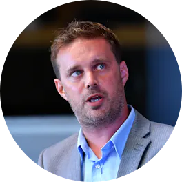 Headshot of Dr Tom Webb
