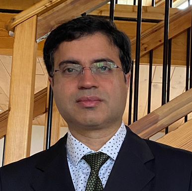 Headshot of Dr Vijay Mago