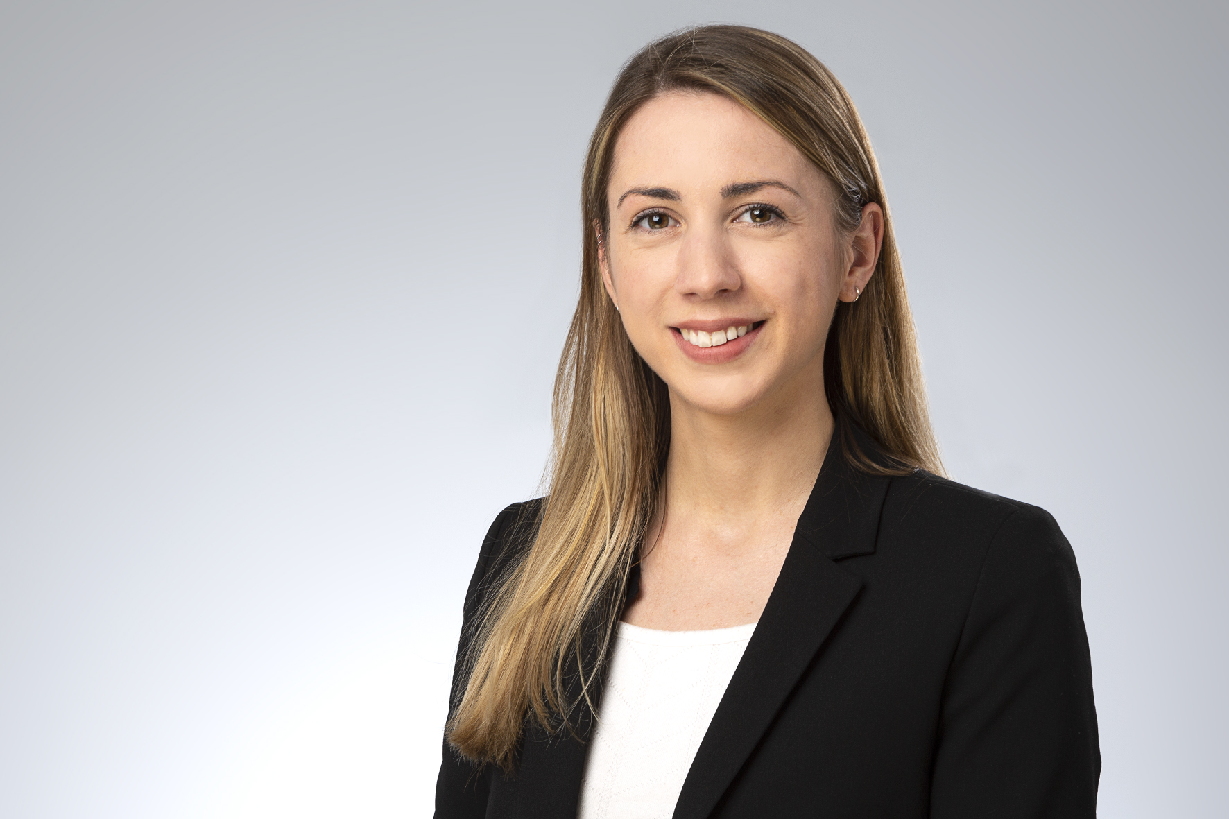 Headshot of Louisa Tsouvallas