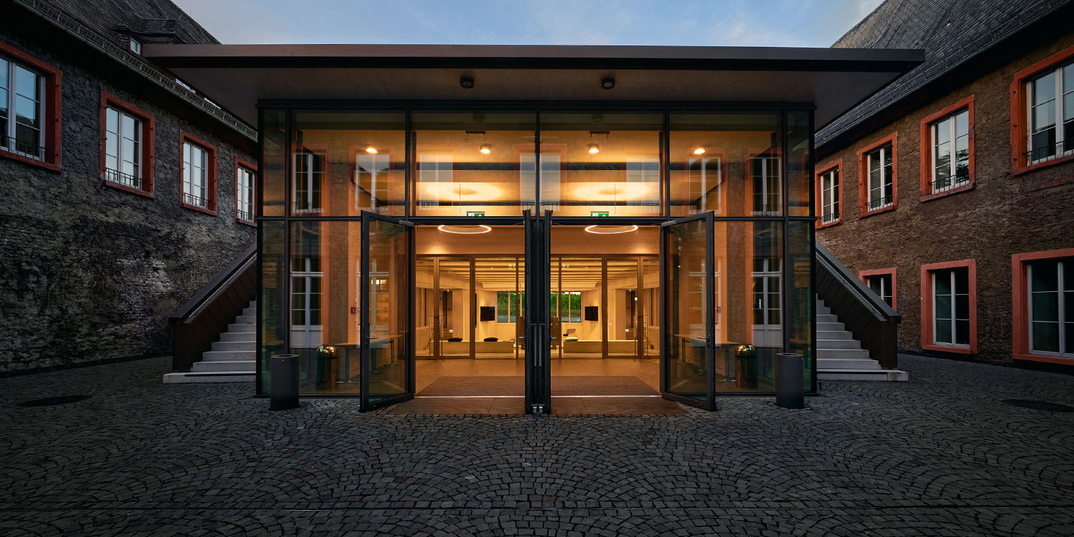 EBS Universität für Wirtschaft und Recht campus view