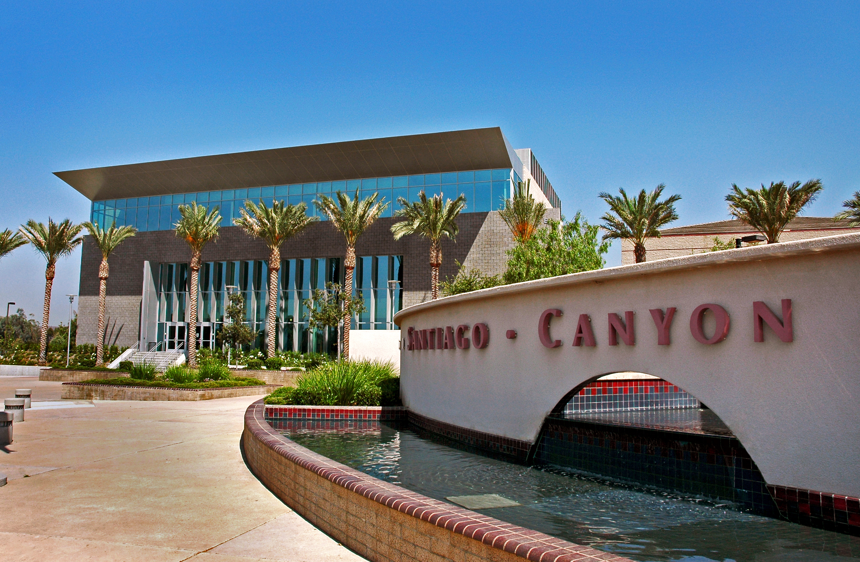 Study Abroad at Santiago Canyon College, USA InDepth Guide & Apply Help