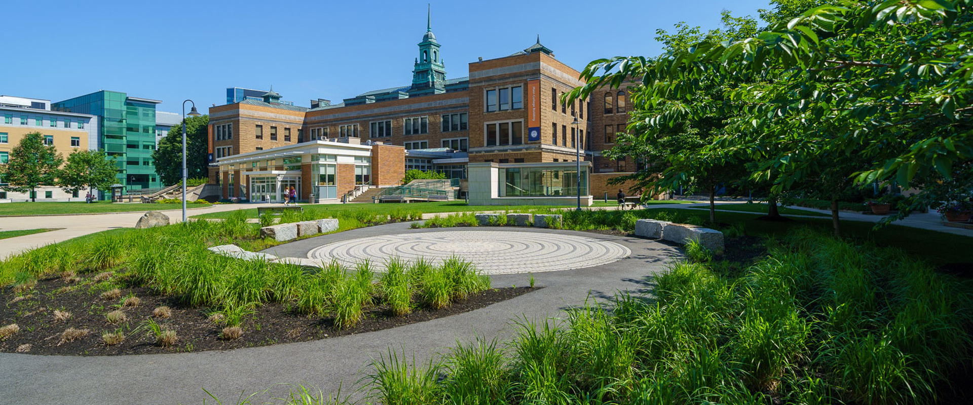 Premises of Simmons University (in partnership with Kaplan International)