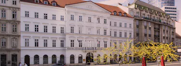 Webster Vienna Private University campus view
